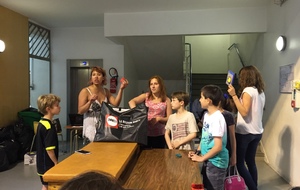 Les mains innocentes procèdent au tirage